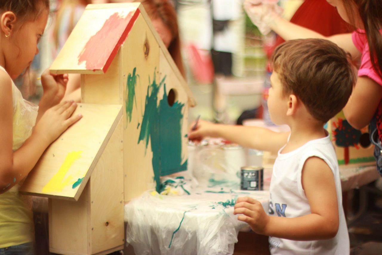 Jaka ciekawa oferta czeka dzieci, które zostaną posłane do przedszkola artystycznego?